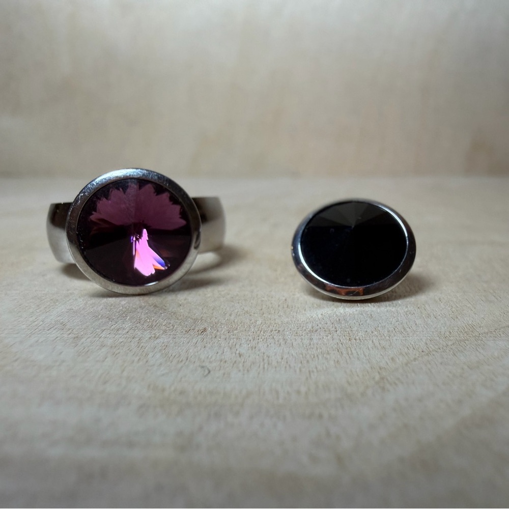 Chic Silver Ring With Changeable Settings - image 1